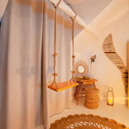 Boheme Les Petits Plaisirs Bed & Breakfast *