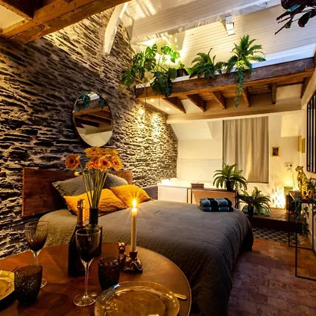 Boheme Les Petits Plaisirs Bed & Breakfast *